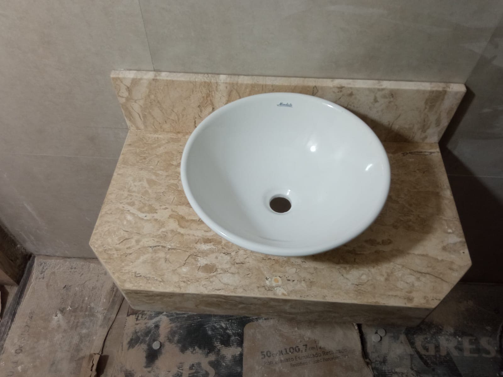 Baño con superficie premium 11